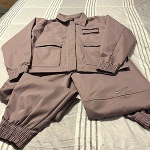 Nike women’s jogger set